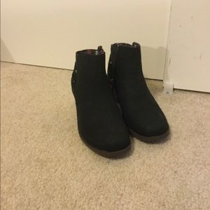 Naot comfort ankle booties